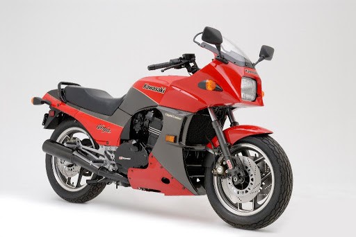 تاریخچه کاواساکی . موتورسیکلت GPz900R Ninja